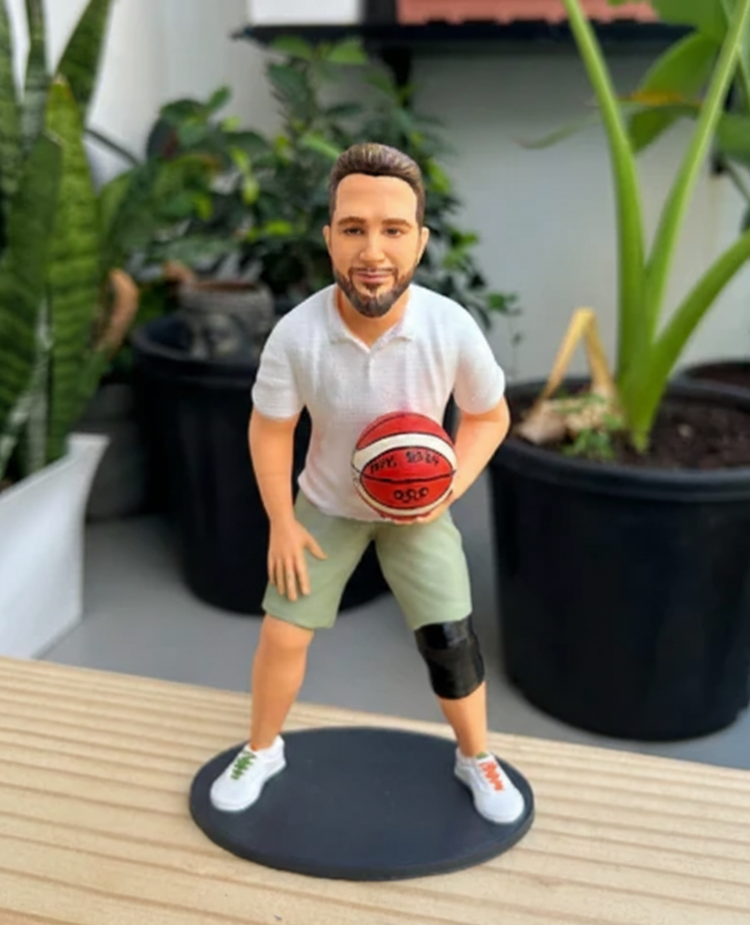 Single full body miniature